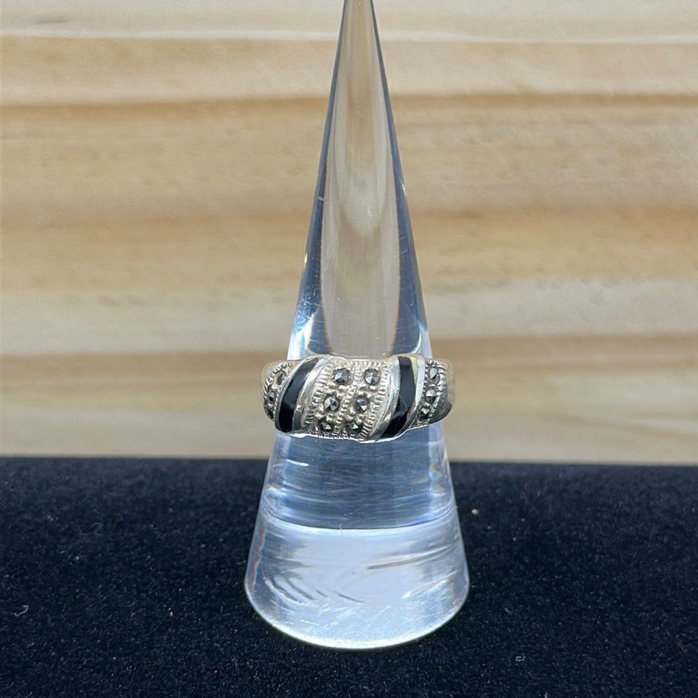 Sterling silver onyx and rhinestone ring 925